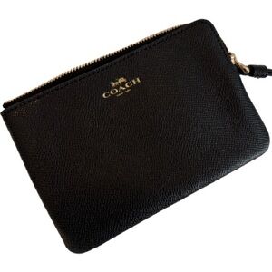 NWOT Coach Black Pebbled Leather Wristlet, One Zipper Pocket with Strap